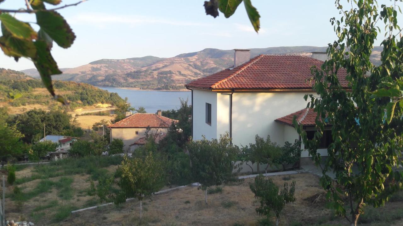 Mihaela Lake Retreat Yuvalar Exterior photo