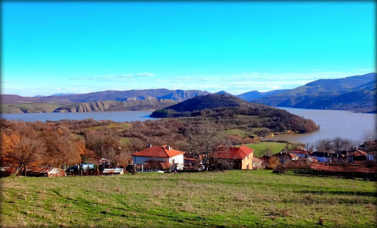 Mihaela Lake Retreat Yuvalar Exterior photo