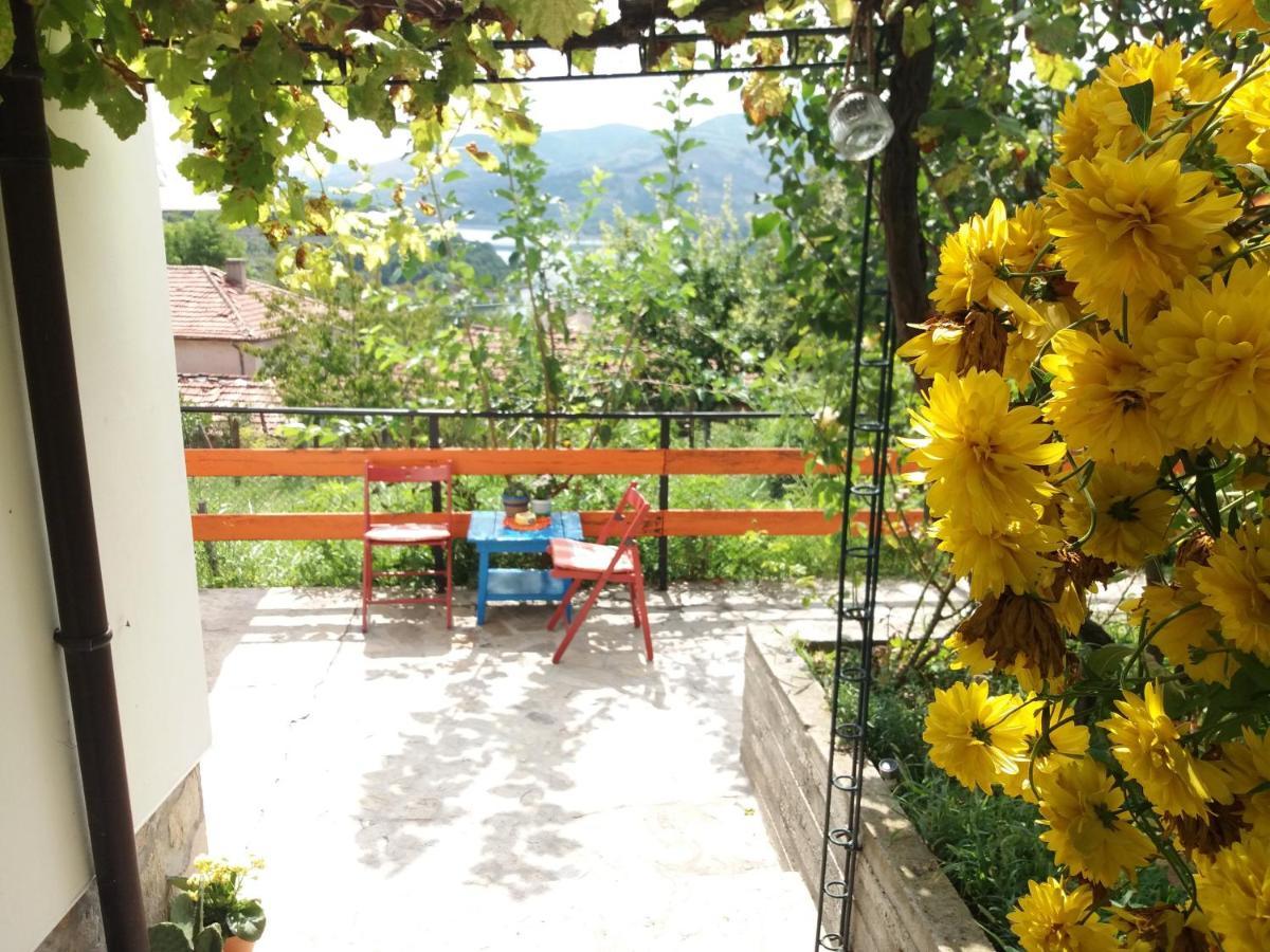 Mihaela Lake Retreat Yuvalar Exterior photo