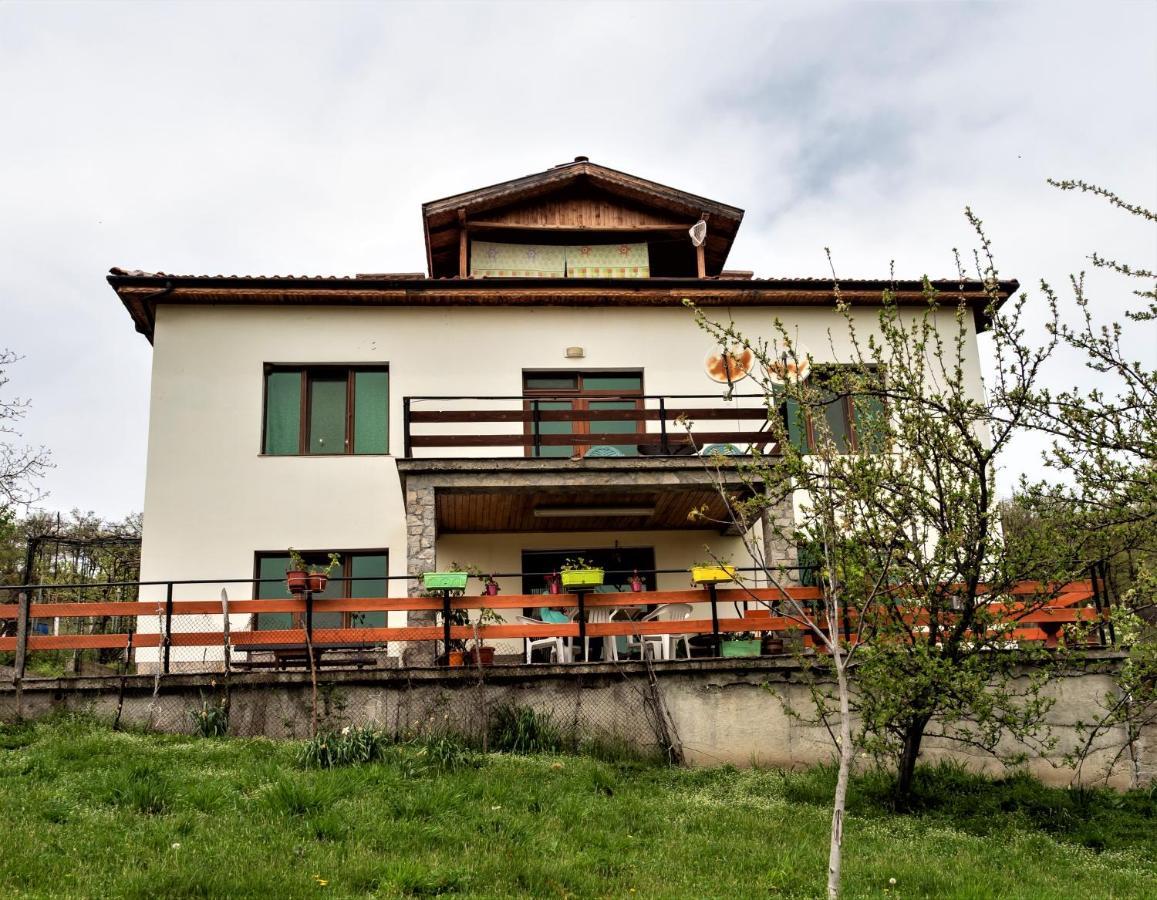 Mihaela Lake Retreat Yuvalar Exterior photo
